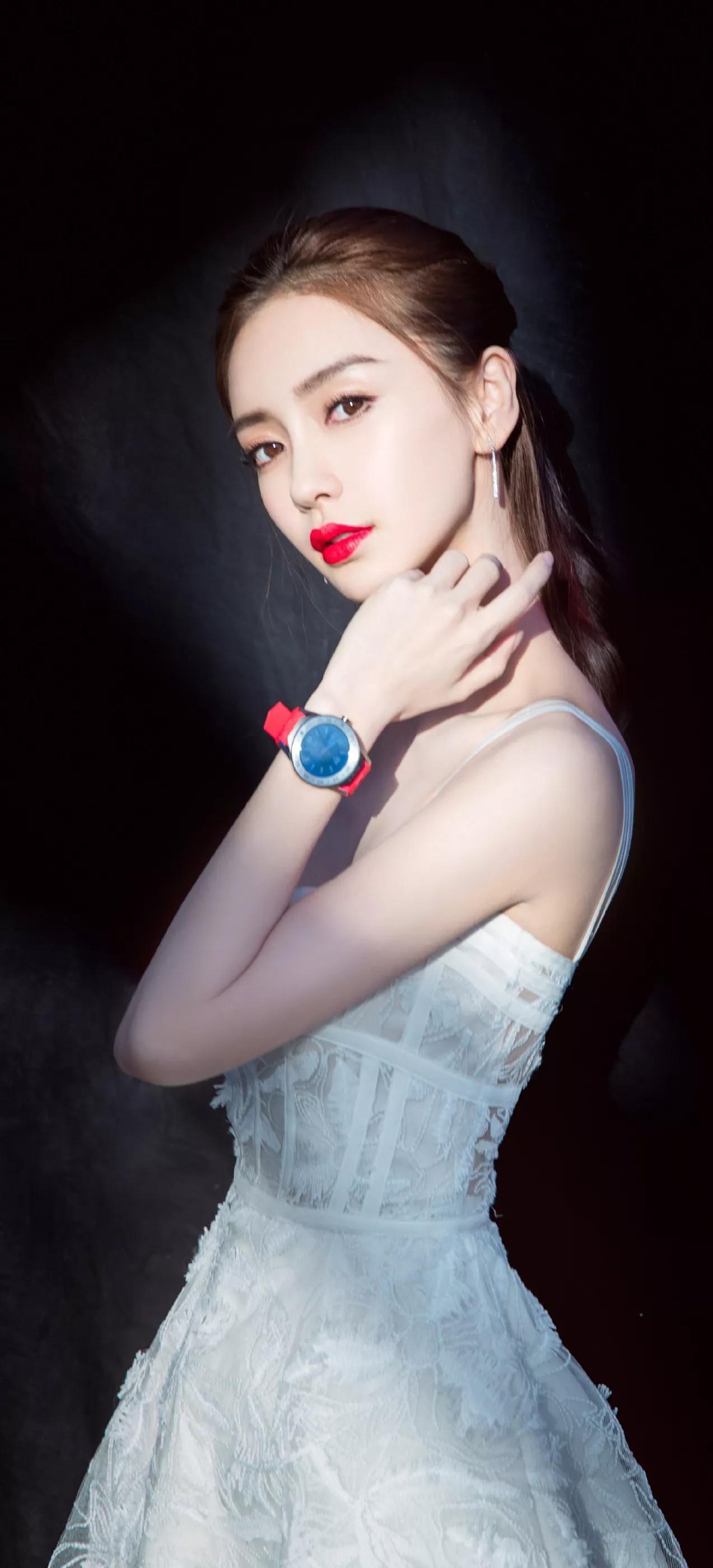 杨颖最新写真壁纸，温馨日常的奇妙瞬间之美